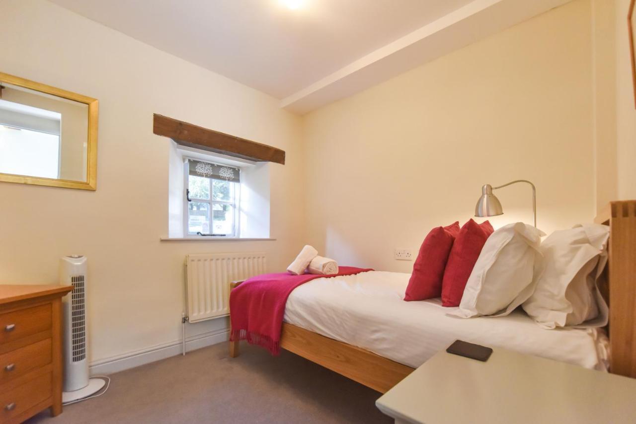 Church Farm Holiday Cottages - Pinster Cottage Ashbourne  Buitenkant foto