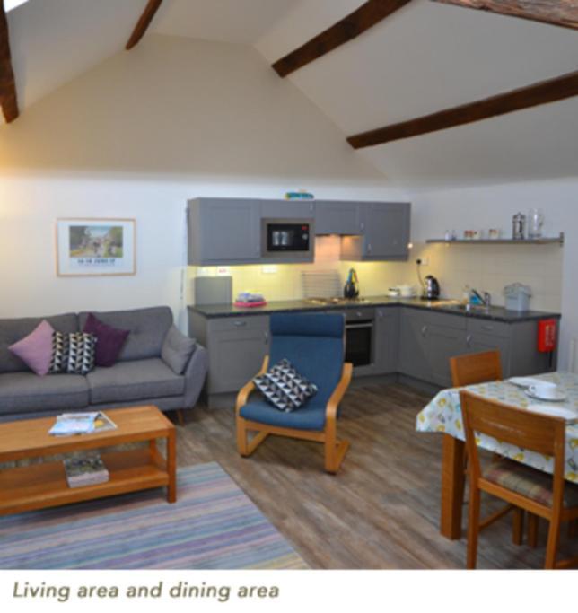 Church Farm Holiday Cottages - Pinster Cottage Ashbourne  Buitenkant foto